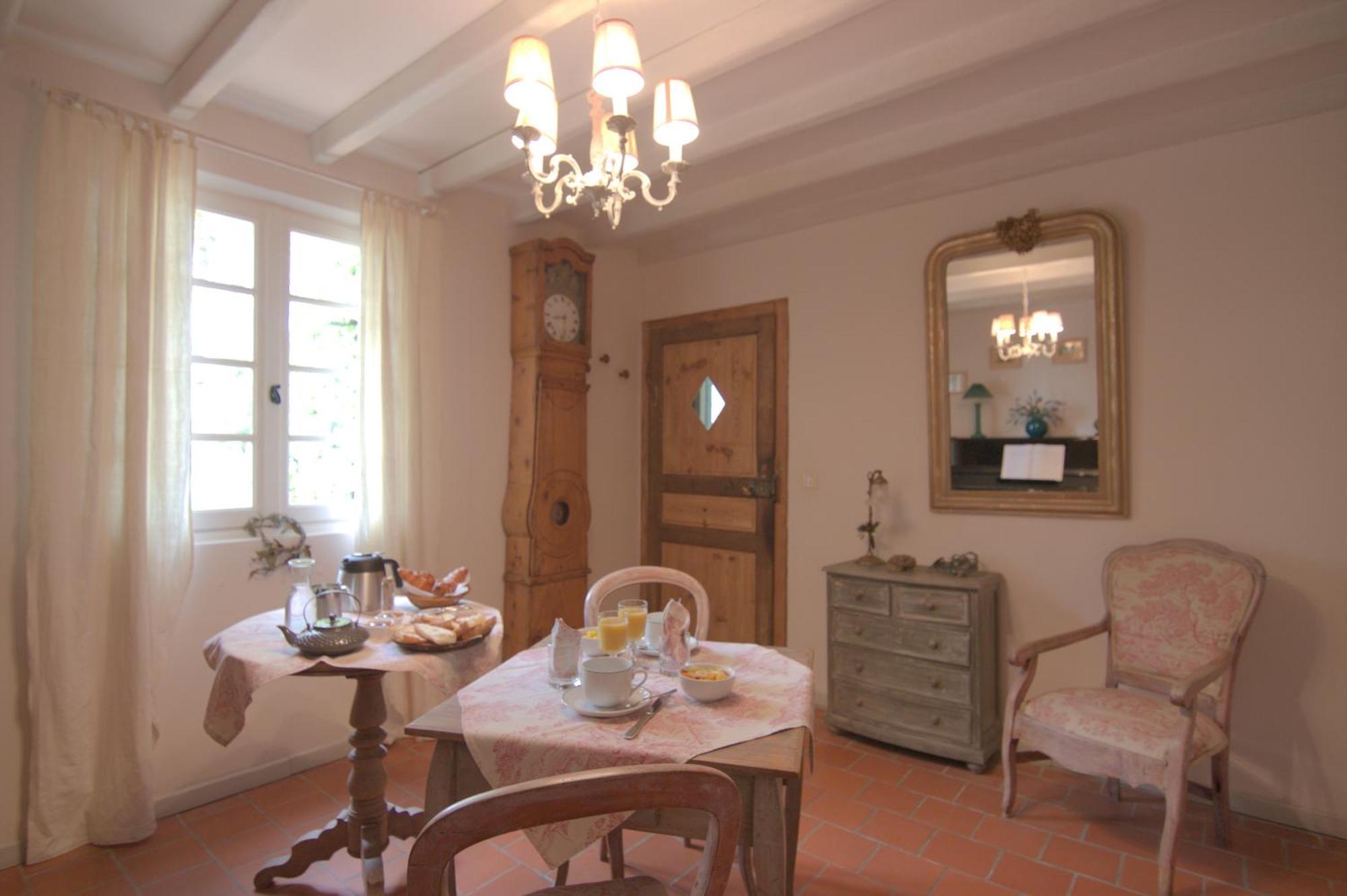 Au Bel Air Bed & Breakfast Clermont-Pouyguilles ภายนอก รูปภาพ